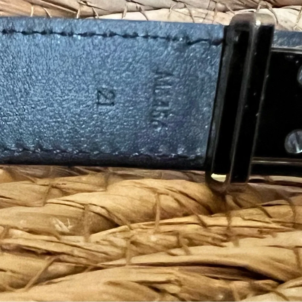 Louis Vuitton elegant black
